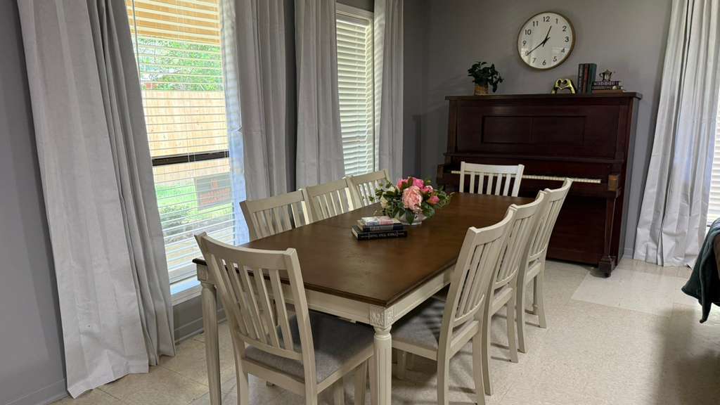 Dining Together at Madison Heights Assisted Living