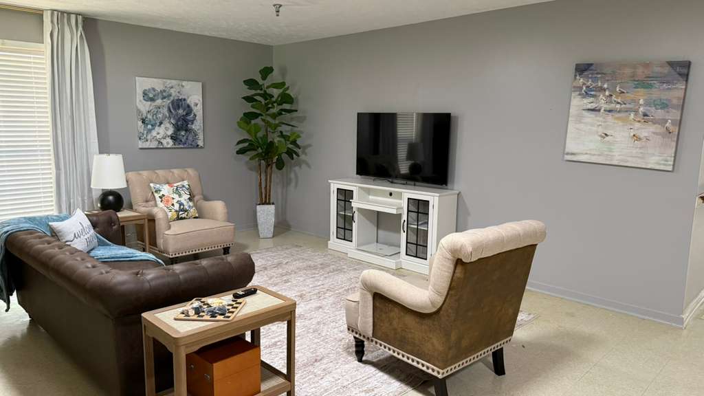 Comfortable Living Spaces at Madison Heights Assisted Living
